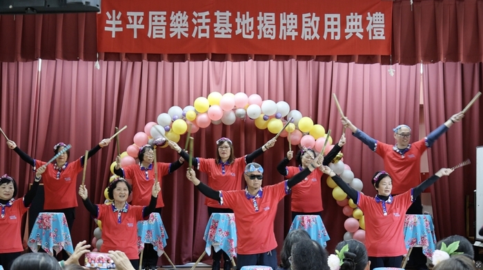 台中石岡區和盛社區至半坪厝樂活基地跨社區展演。圖片