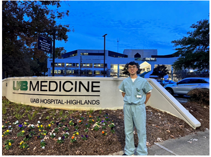 Yang Chieh-Yu, a medical student at CSMU, completed an internship at The University of Alabama Hospital in the United States, where he shared insights into the institution’s supportive teaching environment and his learning journey.圖片
