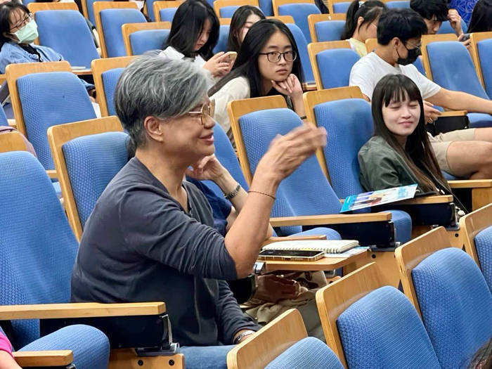 「這樣生活不失智」校園講座中，與會者對失智防治議題踴躍提問。圖片