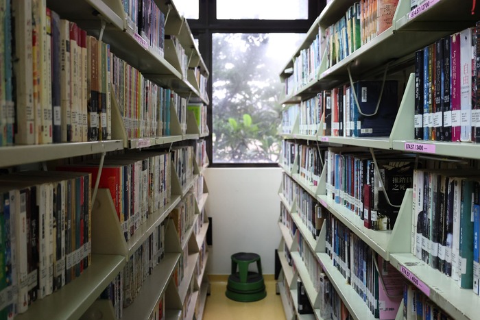 透過中台灣大學系統M6共享6校圖書資源，拓展師生閱讀與研究學習視野。圖片