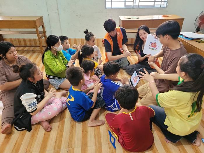 中山醫大國際志工團隊帶領越南弱勢學童認識洗手步驟