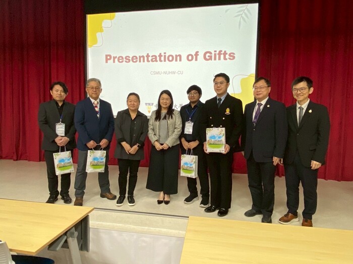 CSMU-NUHW-CU醫檢新知國際研討會前致贈貴賓紀念品圖片