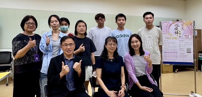 迴旋梯文學獎 散文組評審會議。圖片