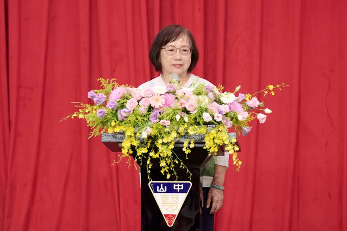 臺中市副市長賴淑惠出席校長交接典禮表示，將與中山醫大持續攜手市府推動健康城市與智慧治理。圖片