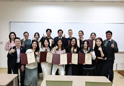 墨爾本大學師生本次總計12人到中山醫大進行交流。