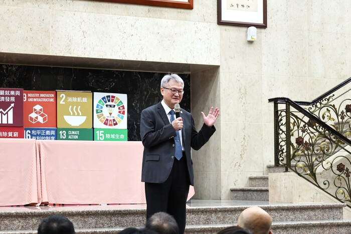 President Chien-Ning Huang encouraged teachers to embrace their mission of advancing both education and social responsibility.圖片