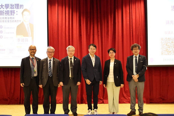 中山醫大師長們與李建興（右3）合影，共同交流高教發展與大學治理新思維。圖片