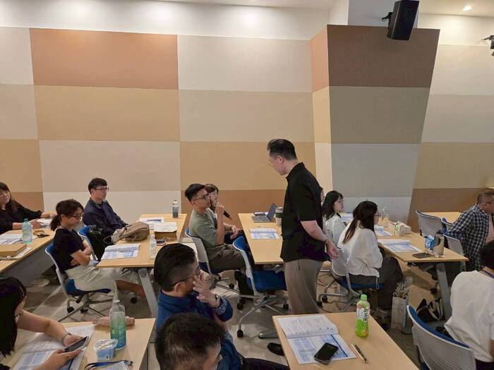 Instructors guided participants through hands-on training and provided real-time feedback, creating an interactive learning environment that strengthened participants' clinical competencies.圖片