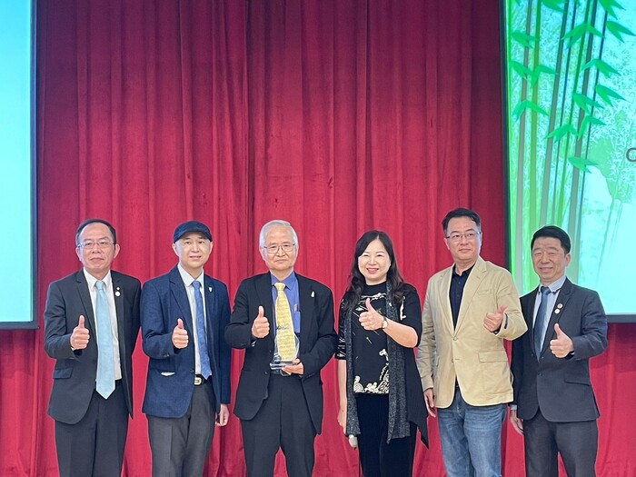 校內師長與講者合照圖片
