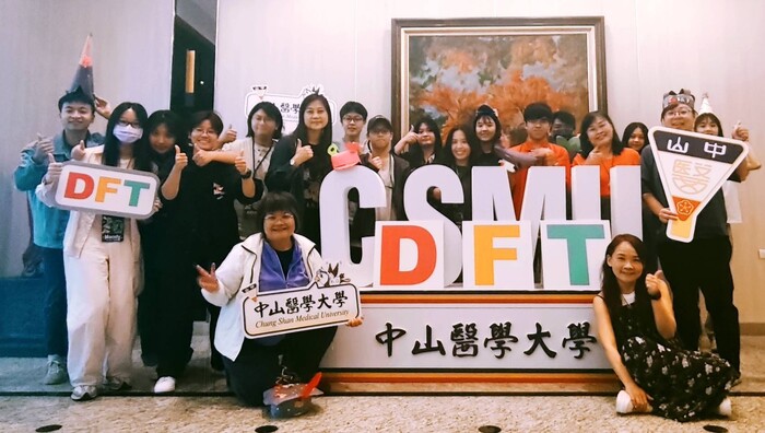 中山醫大共有5組學生團隊進入決賽,展現醫學大學在跨域創新與醫療改革的積極角色。圖片