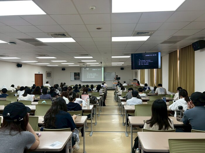 中山醫大通識教育中心舉辦「醫人也醫魂：道教的跨生死醫療」講座，由宗教文化角度思考生命、疾病與死亡議題。圖片
