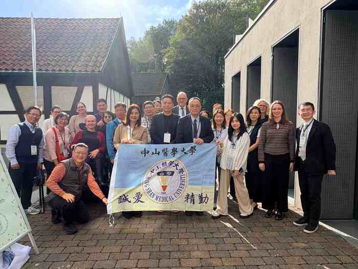 The CSMU delegation visited German educational institutions and exhibitions to learn about inclusive education and student support.圖片