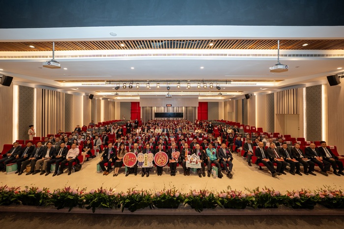 中山醫大65週年校慶慶祝大會，校友與國際姊妹校代表齊聚同慶。圖片