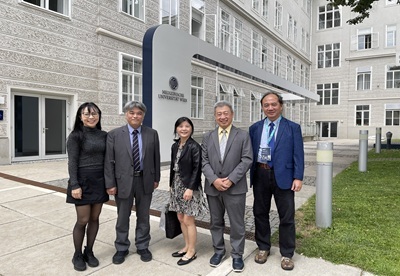 中山醫大醫學院院長楊宜瑱率團拜會維也納醫學大學，深化兩校交流合作。