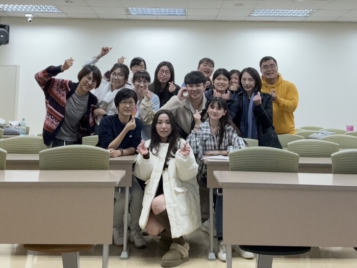 護理系莊小玲副教授榮獲教育部教學實踐研究計畫「績優計畫」，導入「做中學」教學法，成功翻轉碩士生文獻導讀恐懼。圖片