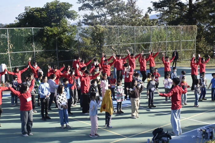 結合貝氏刷牙法口訣、卡通歌曲和舞蹈的口腔衛生服務隊營歌，加強小朋友對刷牙步驟的印象。圖片