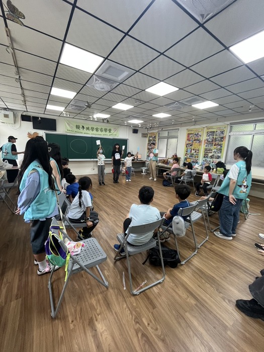 團康活動凝聚學生注意力